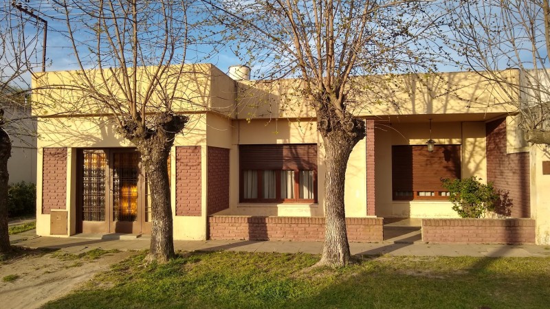 CASA EN BARRIO LAS CARRETAS 