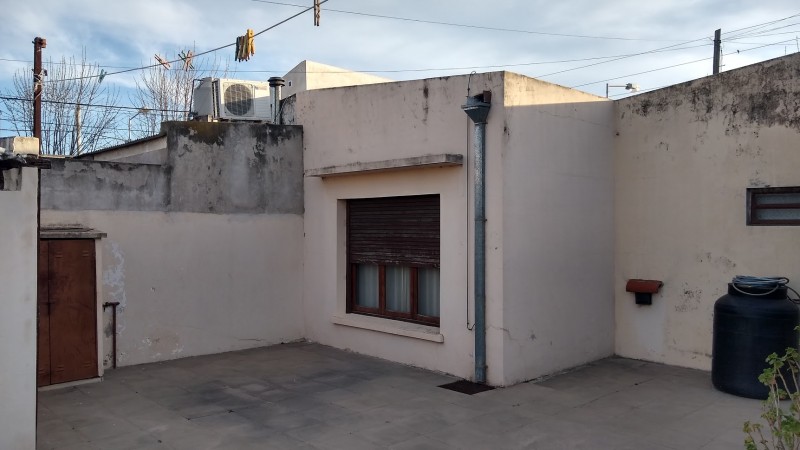 CASA EN BARRIO LAS CARRETAS 