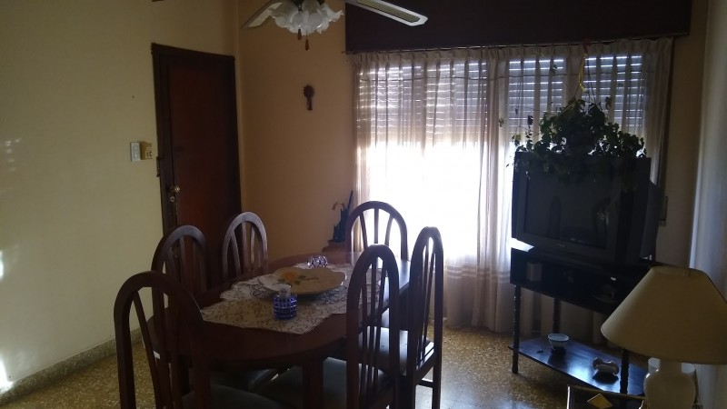 CASA EN BARRIO LAS CARRETAS 