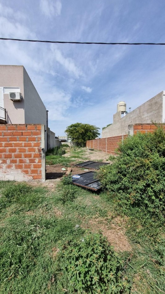 Lote en PH sobre calle Neuquen - Carlos Casares