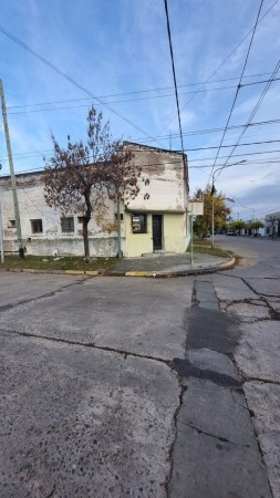 GALPÓN EN VENTA – ESQUINA CÉNTRICA RONDEAU Y LAS HERAS