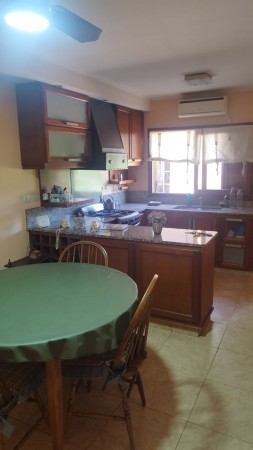 Chalet + Lote libre en venta – Carlos Casares