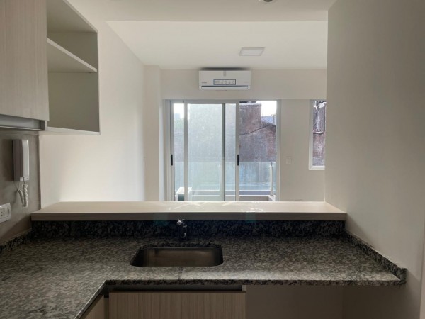 Departamento en alquiler – Combate de los Pozos 1137, CABA