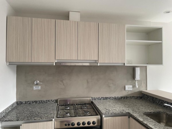 Departamento en alquiler – Combate de los Pozos 1137, CABA