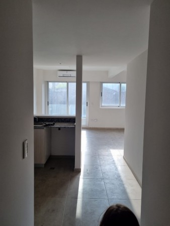 Departamento en alquiler – Combate de los Pozos 1137, CABA