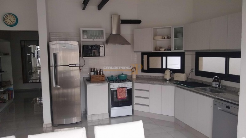 CASA EN VENTA EN CALLE AV. ALTE BROWN 83